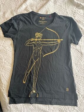 MET Museum NY Black and Gold Diana TShirt